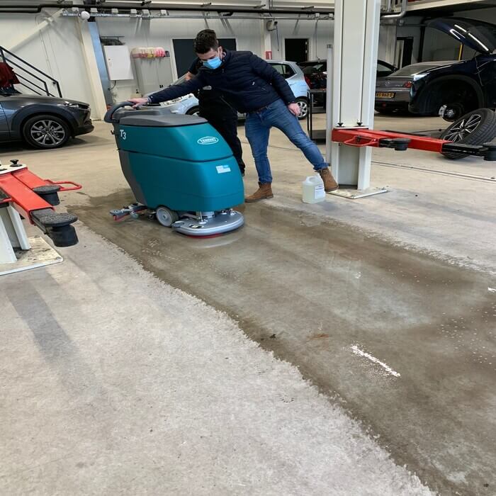WALO levert een Tennant T3 aan autobedrijf